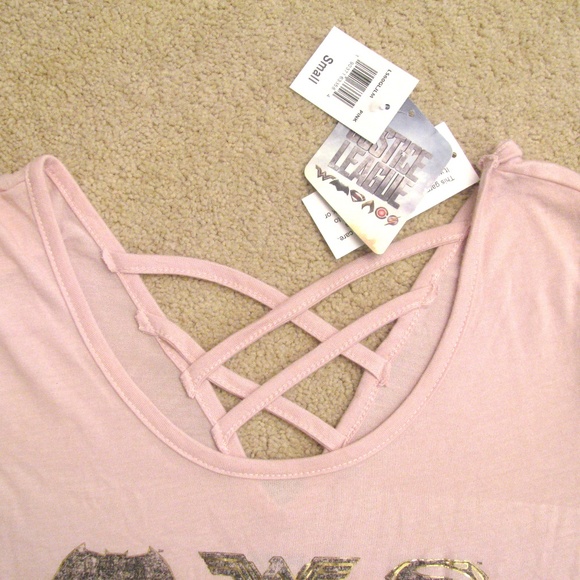Justice League Long Sleeve Graphic Tee NEW Womens Size Small Pink Comic Heros - Picture 5 of 8